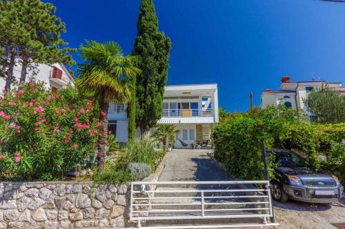 One-Bedroom Apartment in Dramalj X