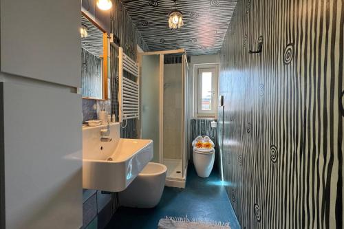 Koupelna v ubytování Terrazzino Frontemare Wi-Fi Free Parking