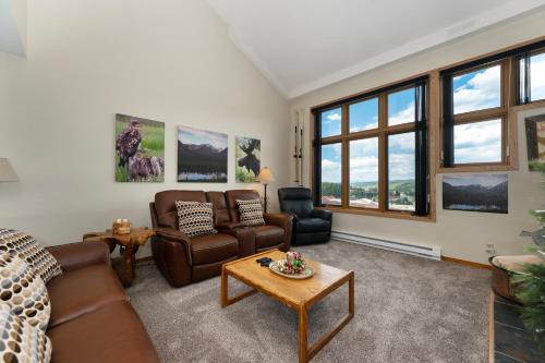 Μια τηλεόραση ή/και κέντρο ψυχαγωγίας στο Crestview Place Unit 607