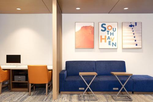 Posezení v ubytování Holiday Inn Express & Suites Hebron - Cincinnati Airport by IHG