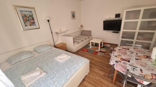 IVANCICA Studio Apartment