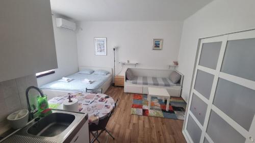 IVANCICA Studio Apartment