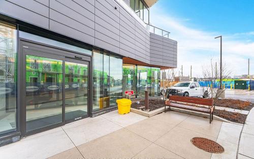 Tòa nhà nơi căn hộ tọa lạc