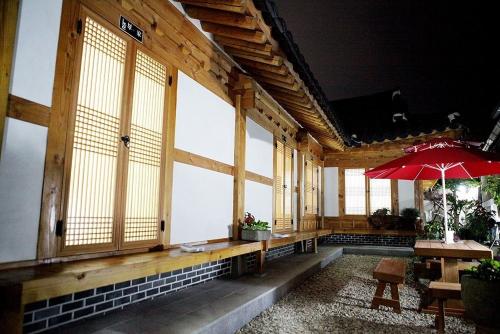 Restaurace v ubytování Heungbuga