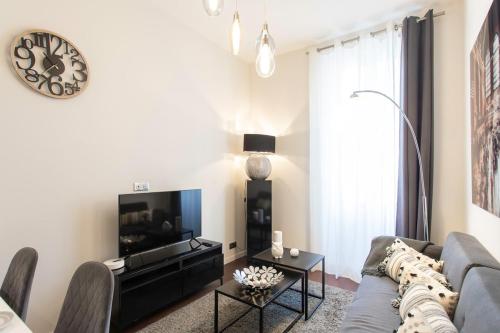 #60 Staywizus - Grimaldi 2BDR central near beach,promenade AC&WIFI