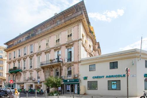 #60 Staywizus - Grimaldi 2BDR central near beach,promenade AC&WIFI
