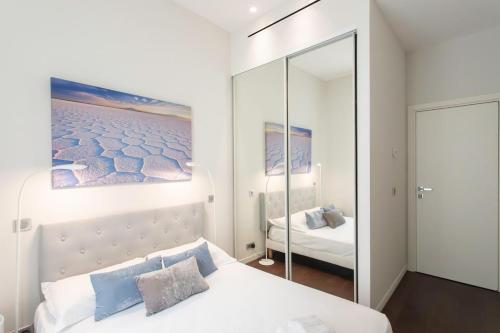 #60 Staywizus - Grimaldi 2BDR central near beach,promenade AC&WIFI