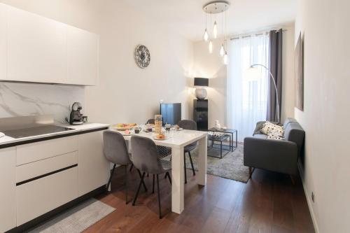 #60 Staywizus - Grimaldi 2BDR central near beach,promenade AC&WIFI