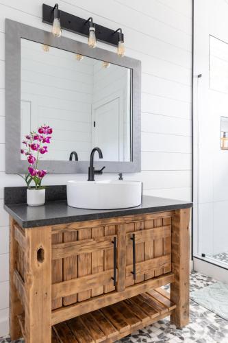 Φωτογραφία από το άλμπουμ του Yonah View King Beds - Wine Country Bliss σε Κλίβελαντ