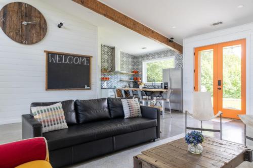 Η κουζίνα ή μικρή κουζίνα στο Yonah View King Beds - Wine Country Bliss