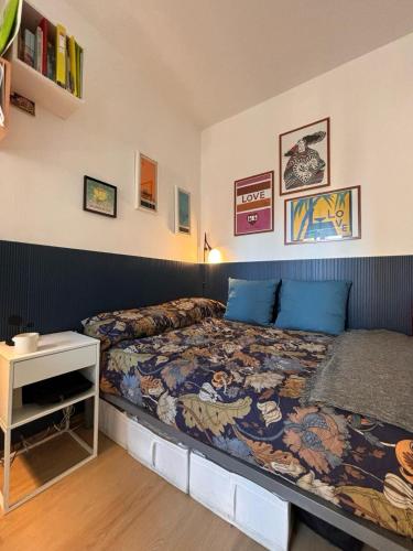 The Comfy Hub - A stone's throw from the Metro
