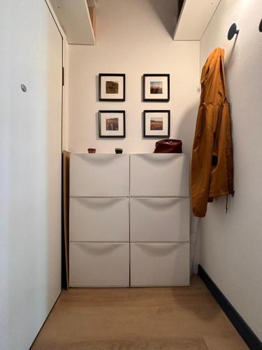 The Comfy Hub - A stone's throw from the Metro