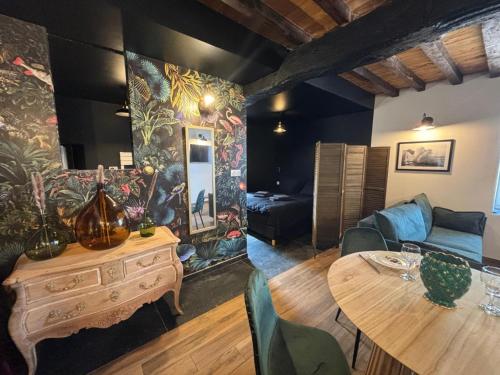 Studio cosy avec baignoire balnéo près de Vichy - FR-1-489-520