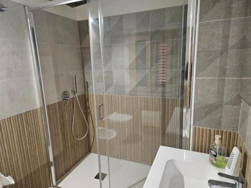 Bilik mandi di Totolina's Guest House