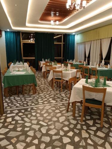 Εστιατόριο ή άλλο μέρος για φαγητό στο Garden Hills Hotel