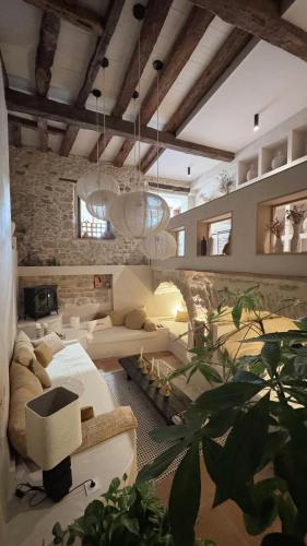 Χώρος καθιστικού στο Cozy And Refined Retreat In The Heart Of Fanjeaux