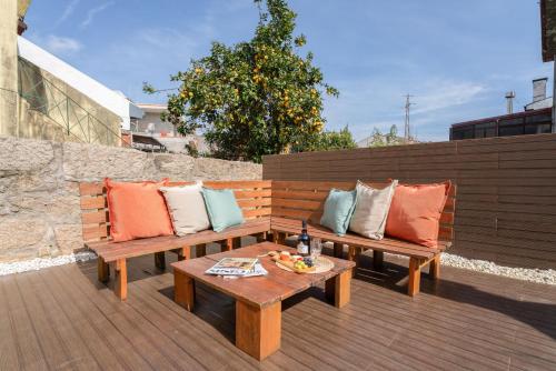 Host Wise - Charming Spacious Duplex House