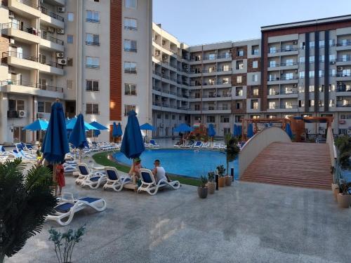 Bazén v ubytování Tiba Golden Resort Hurghada nebo v jeho okolí