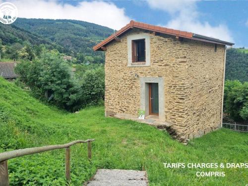 Gîte rénové avec terrasse panoramique et tout confort à Saint-Chamond, proche Saint-Étienne et Lyon - FR-1-496-324