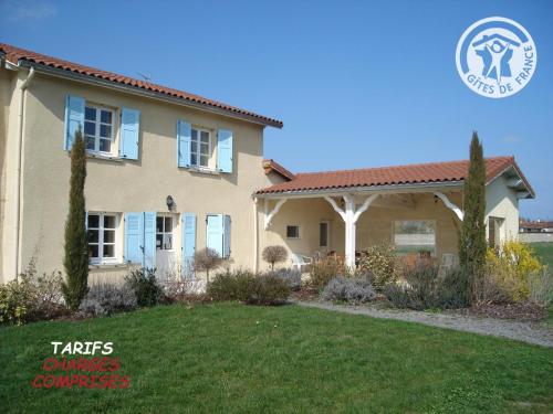 Belle maison de campagne avec piscine, 4 chambres, jardin et terrasse près de Montbrison - FR-1-496-48