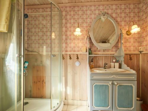 a bathroom with a shower and a sink at Beachfront Gem With Outdoor Kitchen In Hvaler in Skjærhollen