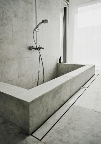 Un baño de Architect-Designed House With Sea View In Ljugarn