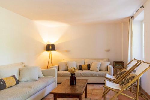 Large Countryside House Near Cotignac
