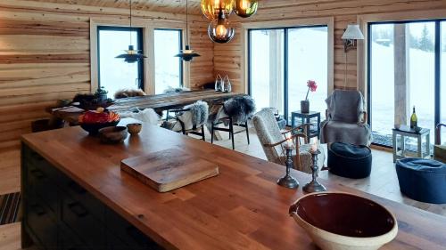 Gambar di galeri bagi Cabin With Panoramic Views At Syndin Plateau di Ryfoss