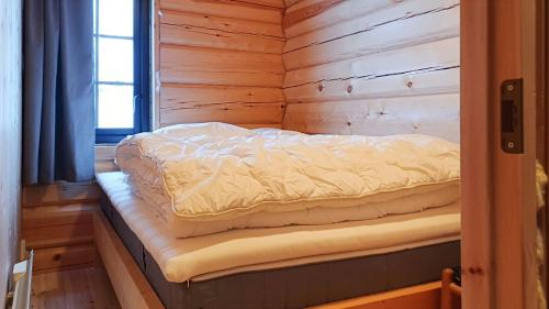 Katil atau katil-katil dalam bilik di Cabin With Panoramic Views At Syndin Plateau