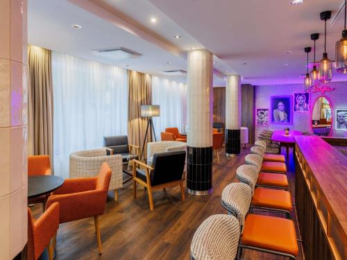 A seating area at ibis Styles Tallinn