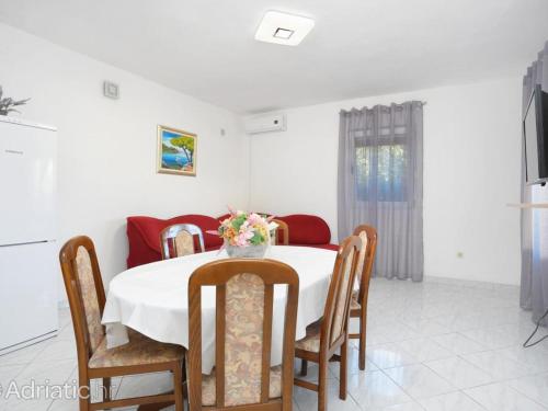 Holiday Home Nada Rogoznica - Six Bedroom Holiday Home