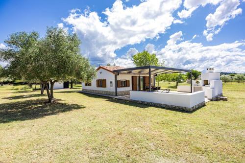 Holiday House Leo