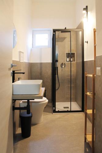 Ένα μπάνιο στο Radici Rooms