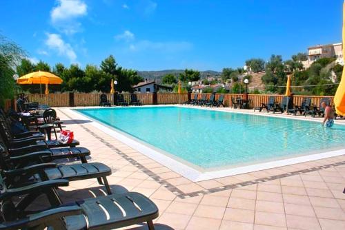 Πισίνα στο ή κοντά στο Villaggio Sabbia d'oro