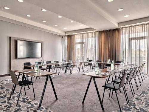 Et tv og/eller underholdning på Radisson Blu Hotel, Hamburg Airport