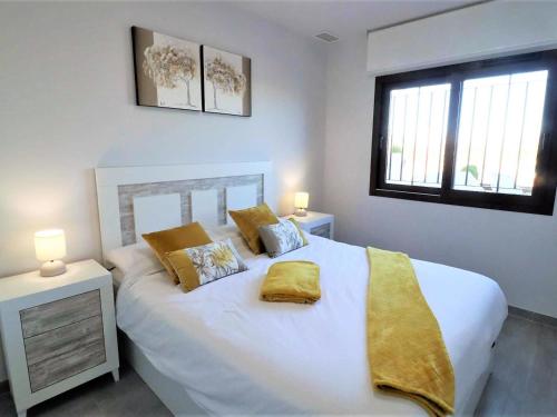 Postel nebo postele na pokoji v ubytování Encantador apartamento con piscina y jardín a 200m de la playa, San Juan de los Terreros - ES-376-20
