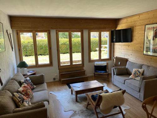 Appartement 2 Chambres à Megève Rochebrune - Terrasse et Jardin, Proche Téléphérique - FR-1-453-52