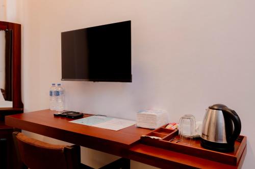 Televisyen dan/atau pusat hiburan di Saveska Apartments Piliyandala - Non-Residents only