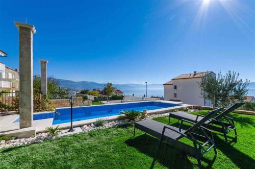 Apartment in Novi Vinodolski 15441