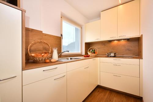 Una cocina o zona de cocina en Moarhof
