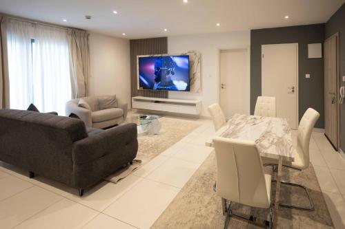 Loxwood Prime 2 Bedroom Apartment