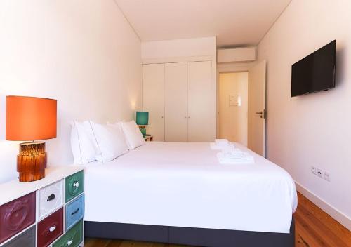 Azzulea Avenida Apartments