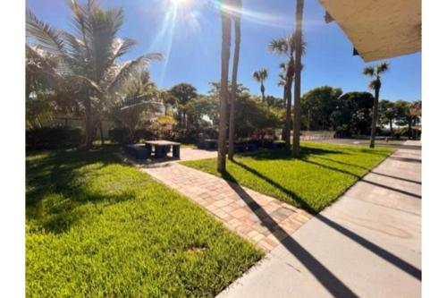 Giardino di Motel 6 Riviera Beach FL