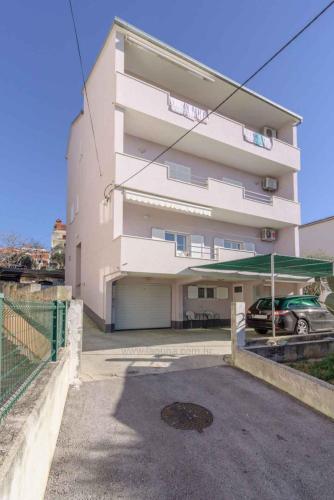 Apartment in Okrug Gornji 45754