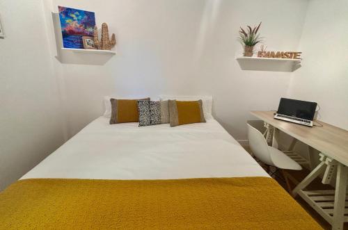 Postel nebo postele na pokoji v ubytování Holibai, Serenidade, Spa privado y vistas al mar, Baiona