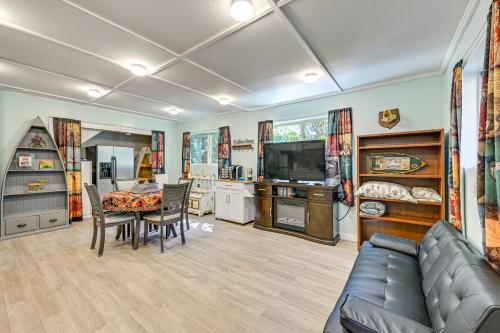 Gallery image of 2 Mi to Lake Cushman Access PNW Cabin Retreat! in Hoodsport