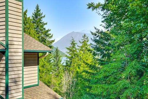 Gallery image of 2 Mi to Lake Cushman Access PNW Cabin Retreat! in Hoodsport