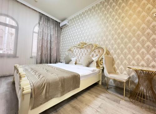 Yerevan Inn Hotelにあるベッド
