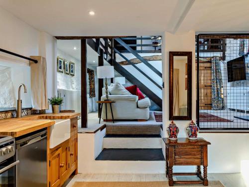 Dapur atau dapur kecil di 1 Bed in Tavistock 96009