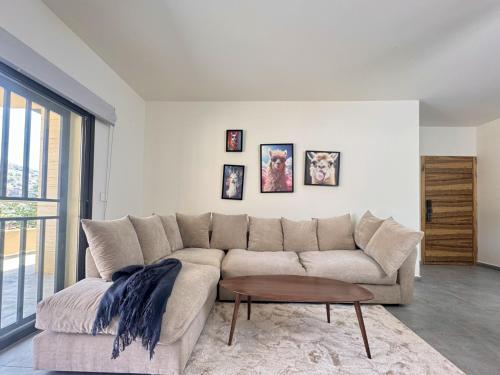 Astra Faqra 3BR w Pool and Balconyにあるシーティングエリア